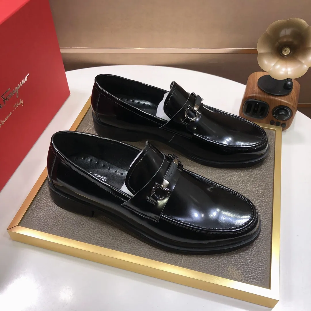 Men's shoes💰480💰[Ferragamo/Ferragamo] The latest model in the counter. Original imported high-quality cowhide with open sides + imported sheepskin lining + original luxury metal buckle + original combination outsole. Comparison without pressure. 38--45 (45 is custom-made and cannot be returned or exchanged)